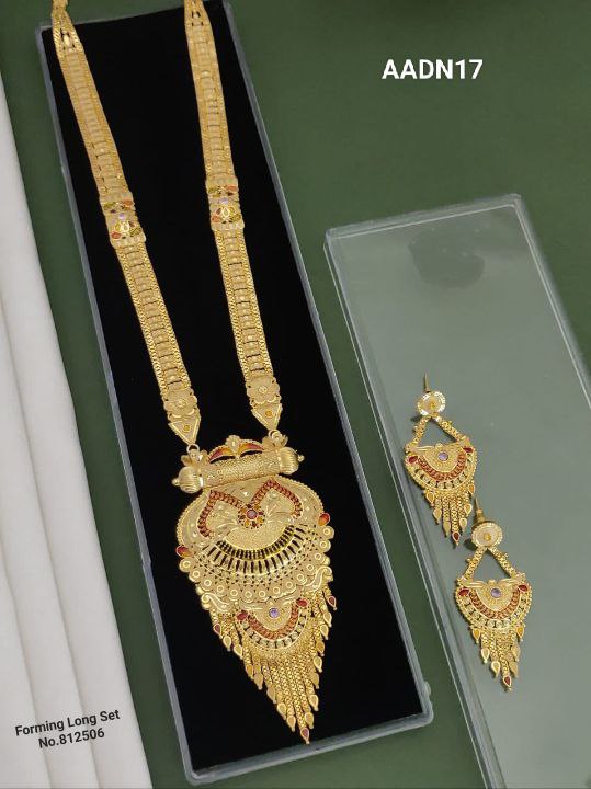 Women-Forming-Necklace set
