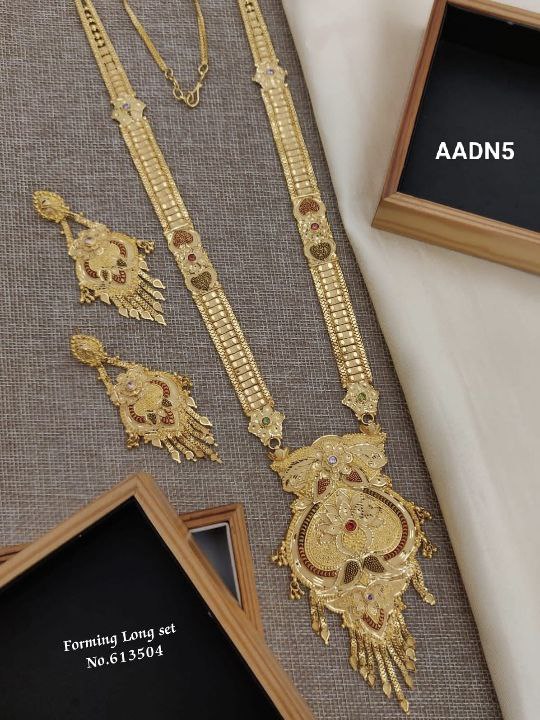 Women-Forming-Necklace set